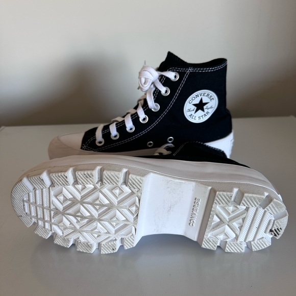 All Star Chuck Taylor size 7 - Picture 4 of 7